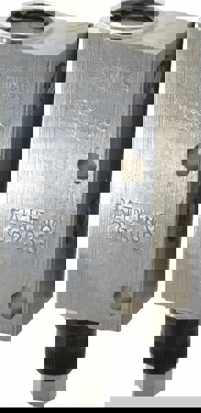 0.16 cc Output per Cycle, 1 Outlet Central Lubrication System Air-Operated Pump